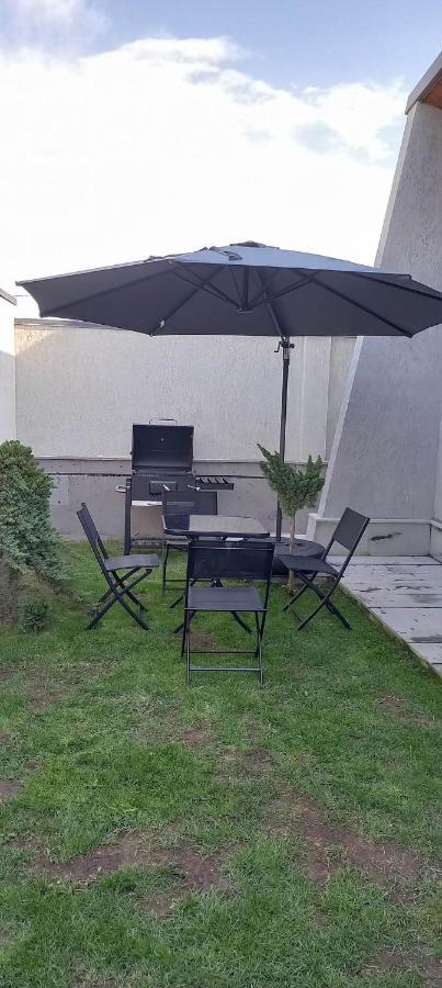 Grey House Aparthotel Zovuni Exterior photo