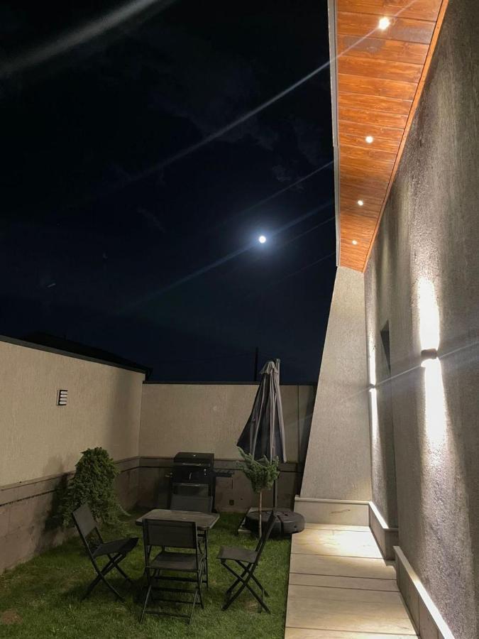 Grey House Aparthotel Zovuni Exterior photo