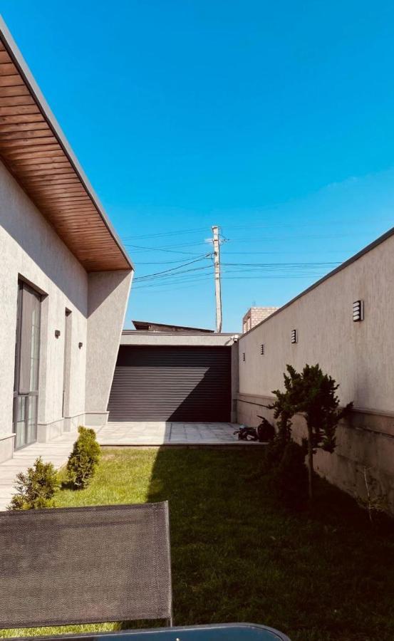 Grey House Aparthotel Zovuni Exterior photo